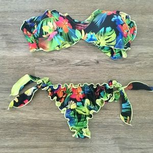 Calzedonia ruffle Bikini jungle set